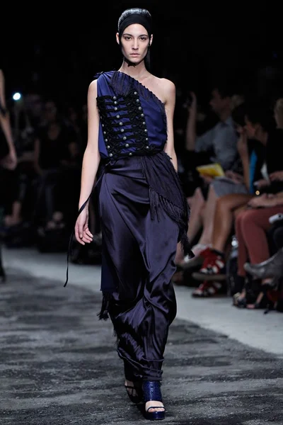Look 13